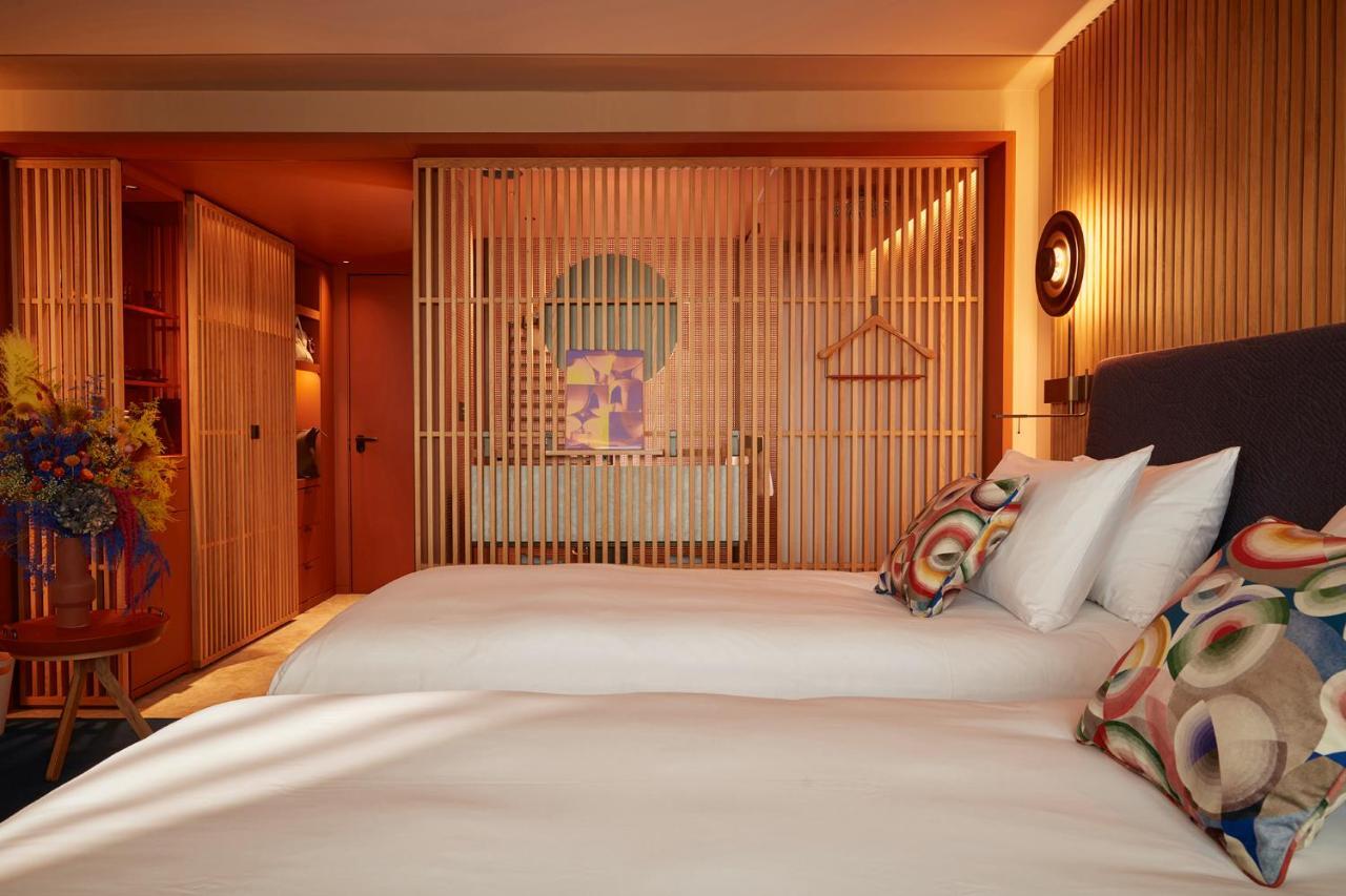 So/ Paris Hotel المظهر الخارجي الصورة A room at the hotel