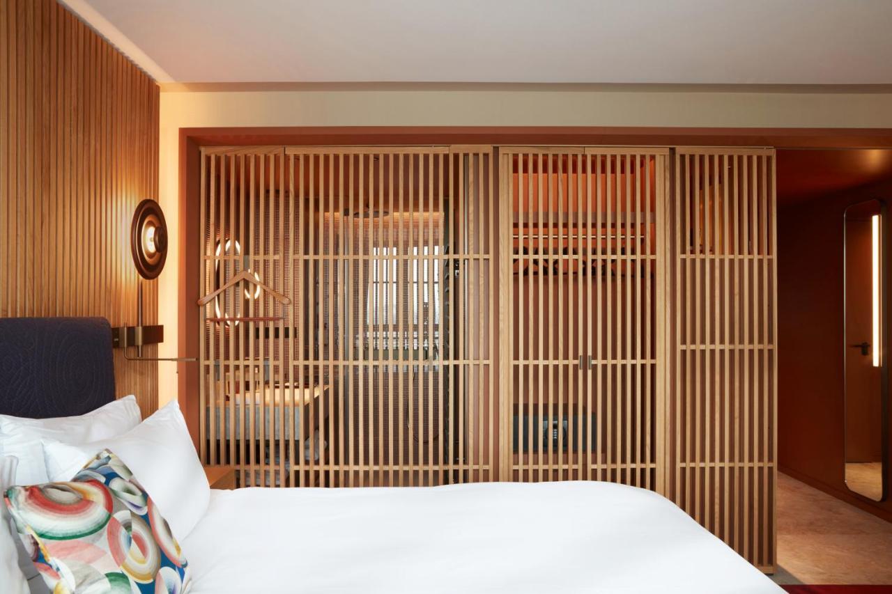 So/ Paris Hotel المظهر الخارجي الصورة A room at the hotel