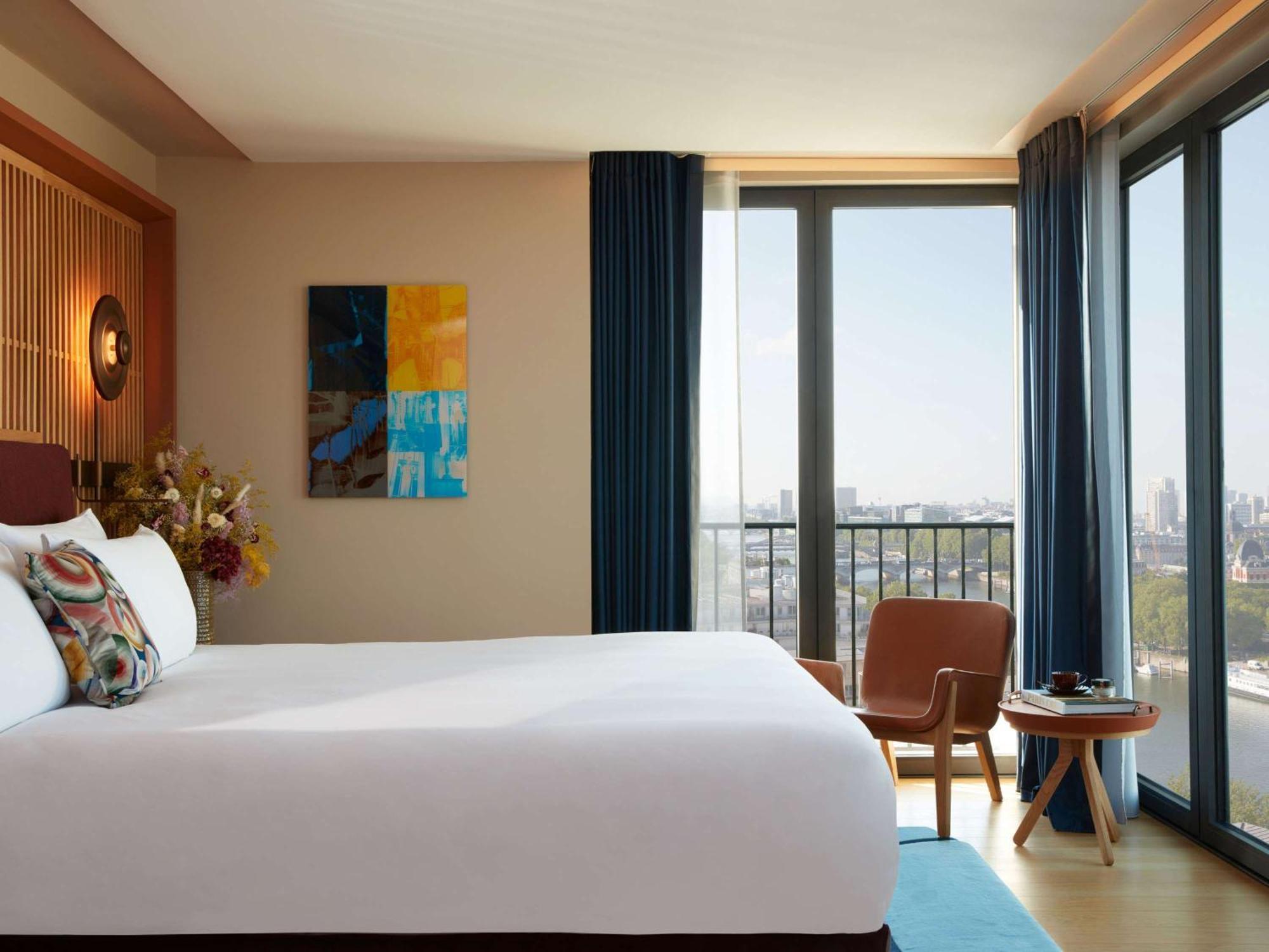 So/ Paris Hotel المظهر الخارجي الصورة A bedroom at the hotel