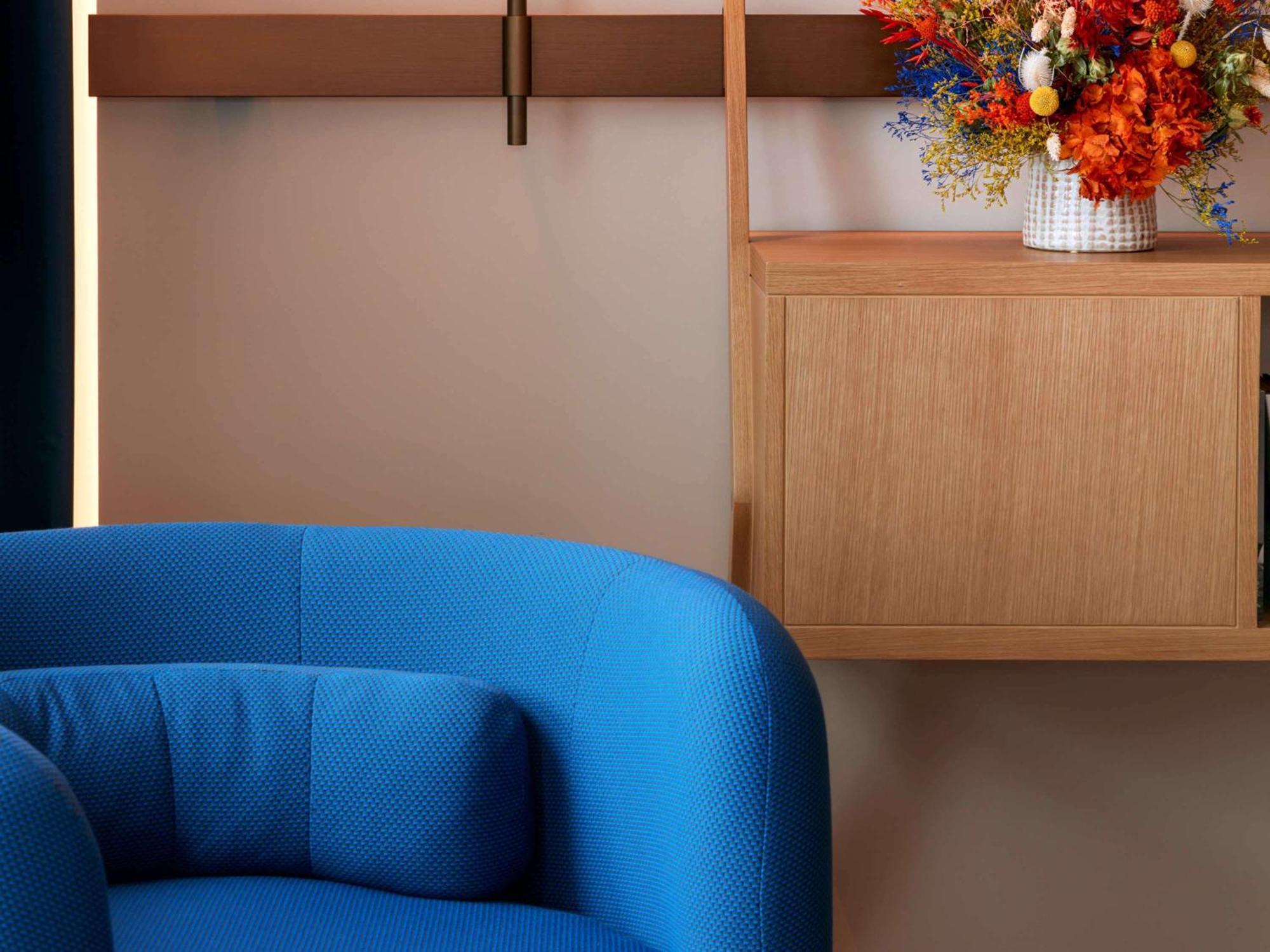 So/ Paris Hotel المظهر الخارجي الصورة Detail of the wall unit