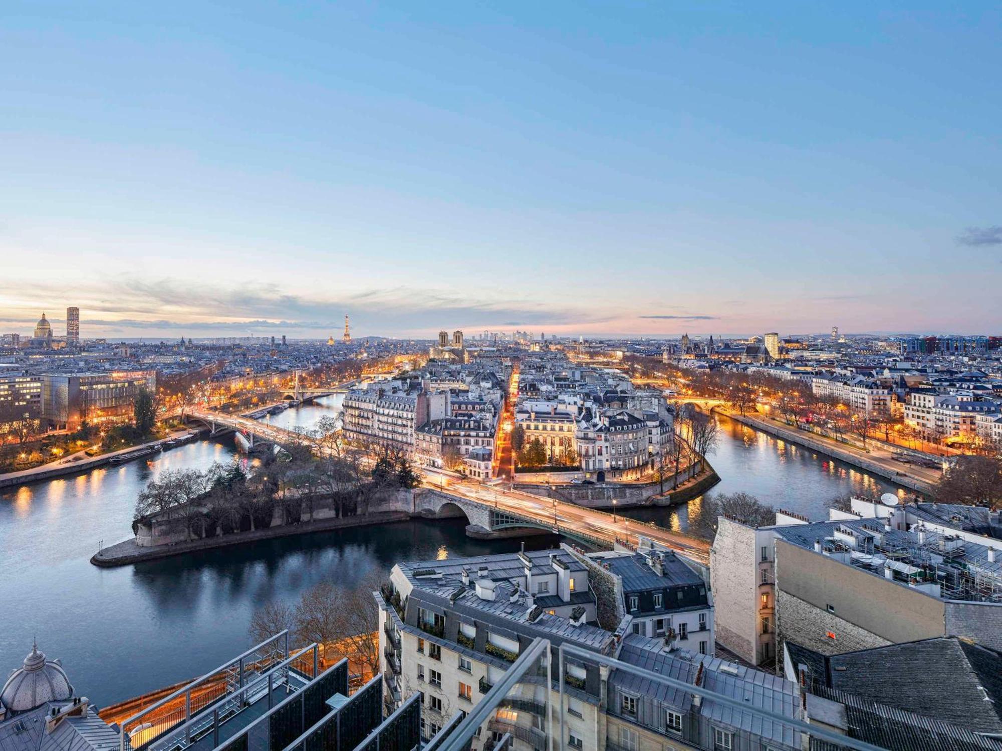 So/ Paris Hotel المظهر الخارجي الصورة View of the Seine from the 14th arrondissement