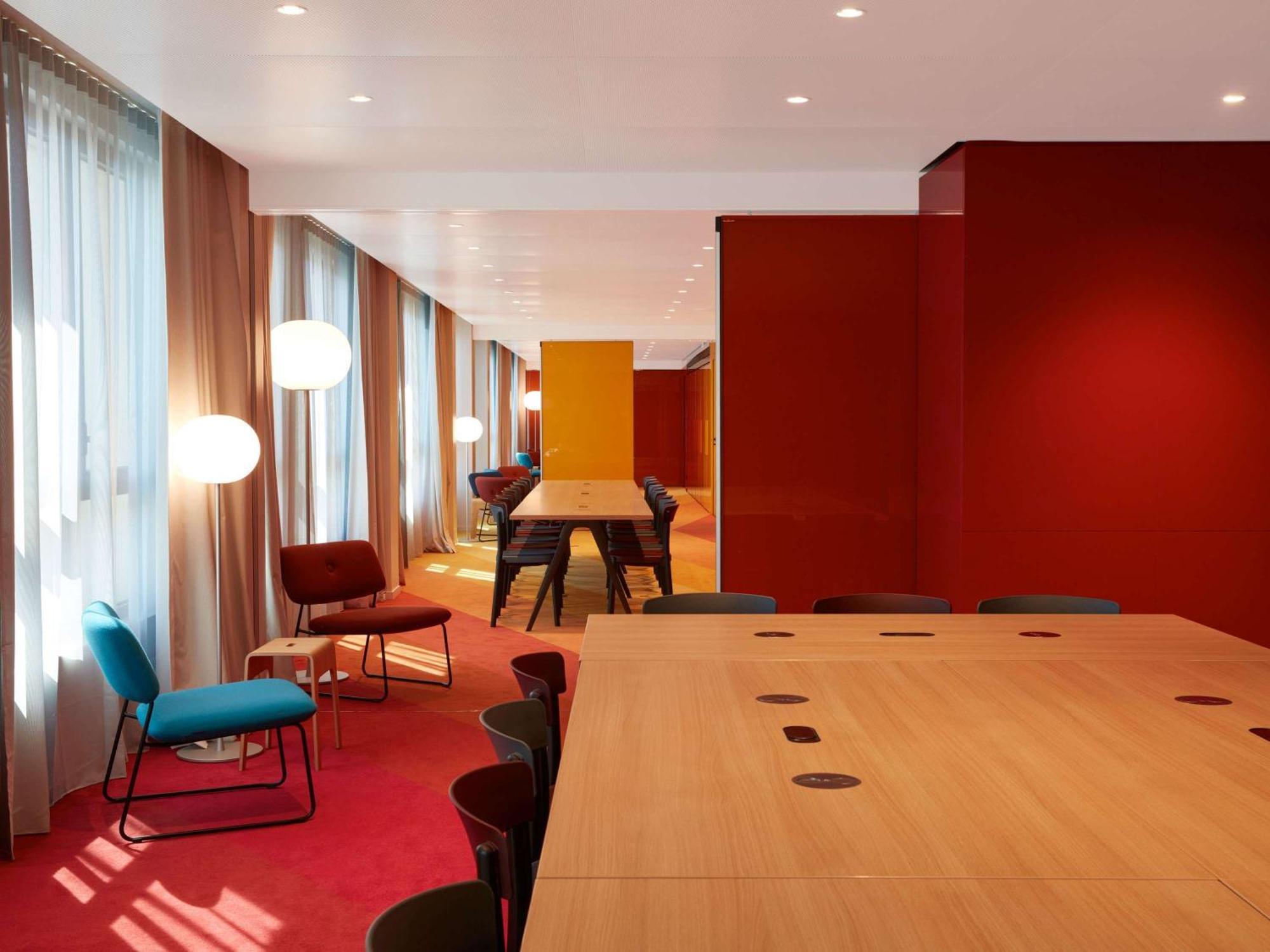 So/ Paris Hotel المظهر الخارجي الصورة The interior of the hotel