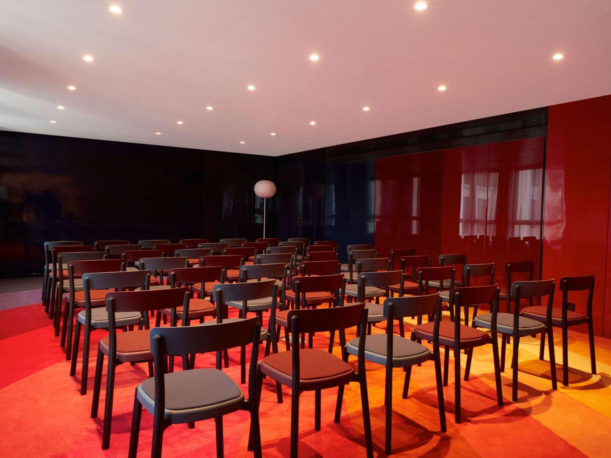 So/ Paris Hotel المظهر الخارجي الصورة The Red Room