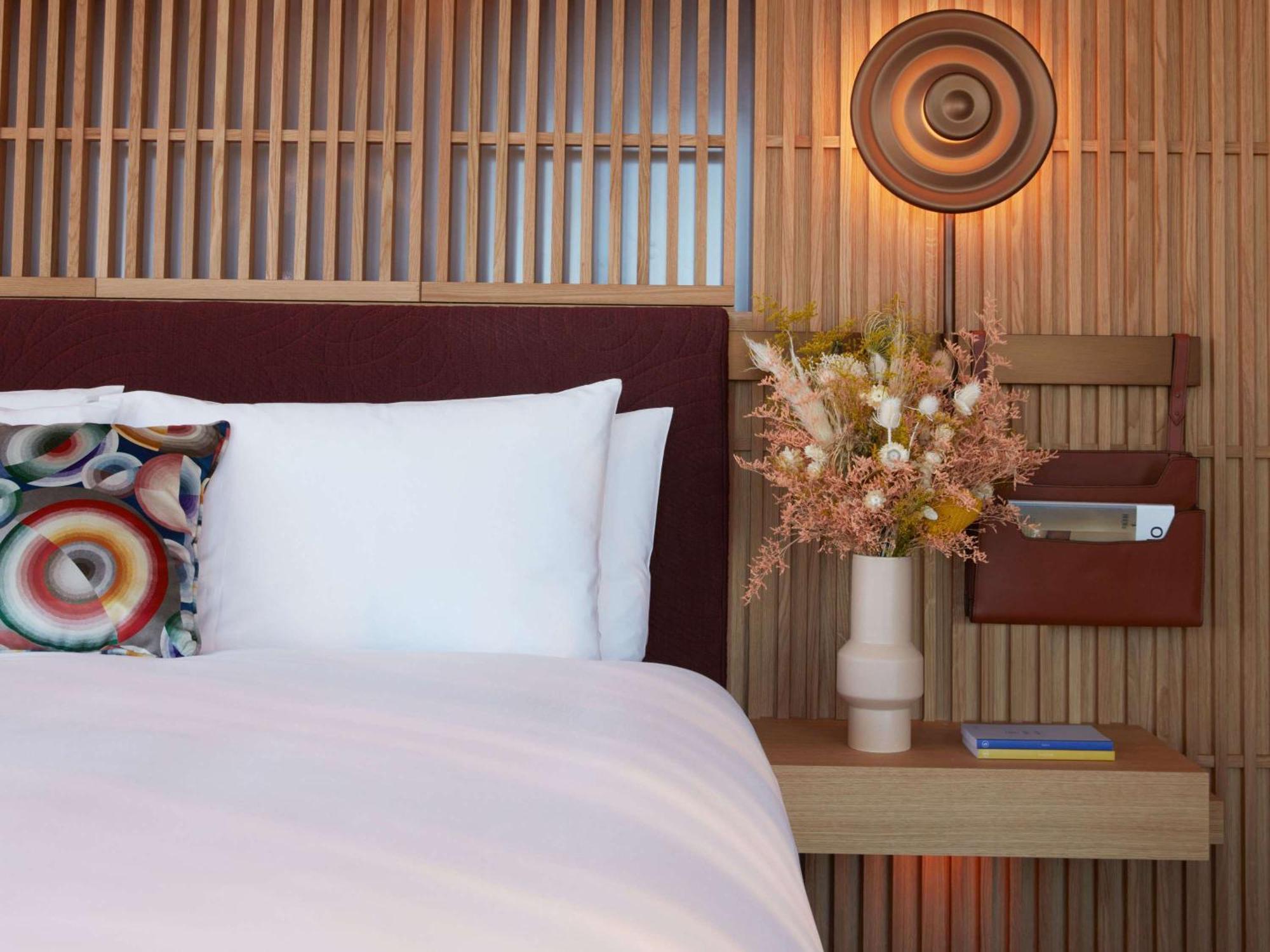 So/ Paris Hotel المظهر الخارجي الصورة A bedroom at the hotel
